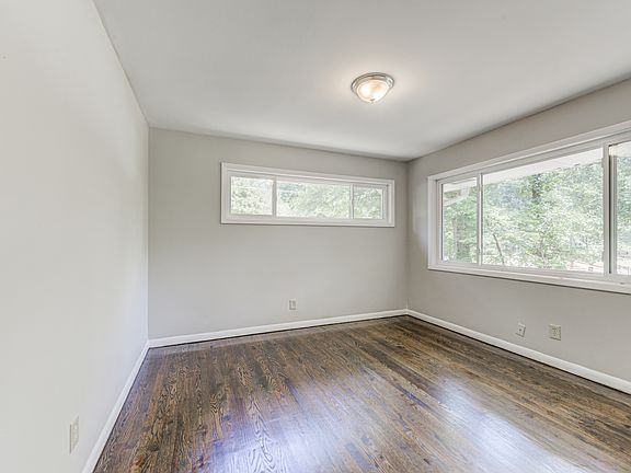 5th image of 3547 Glenwood Rd APT C
