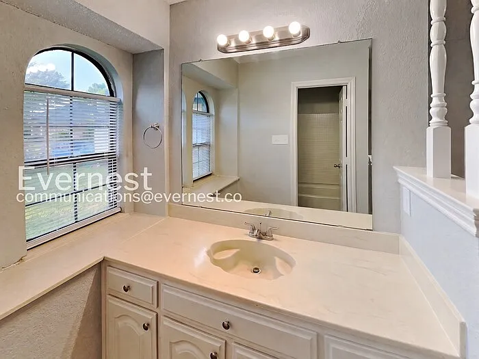 1800 Willow Vale Dr — Photo 11