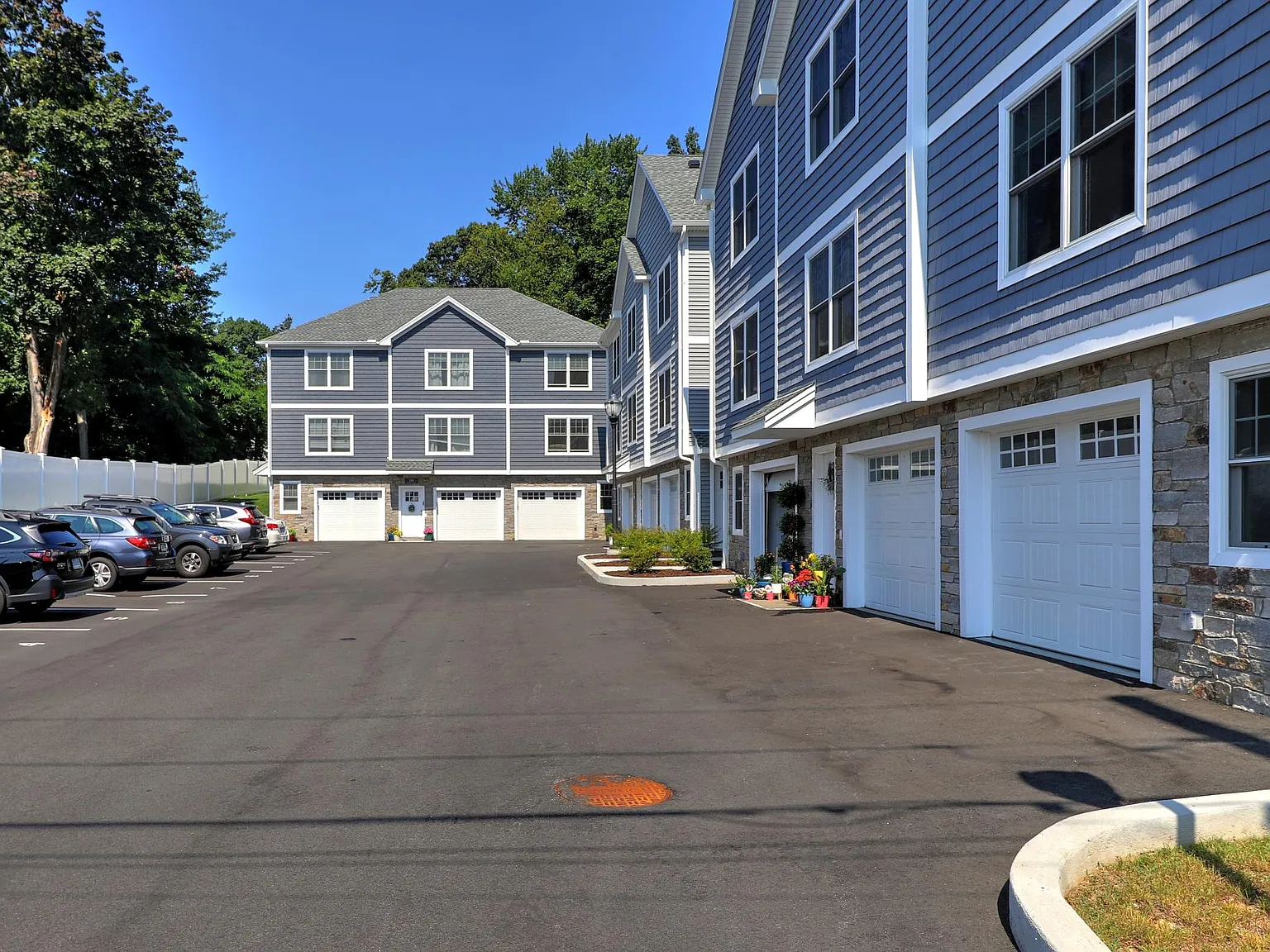 132 Monroe St — Photo 3