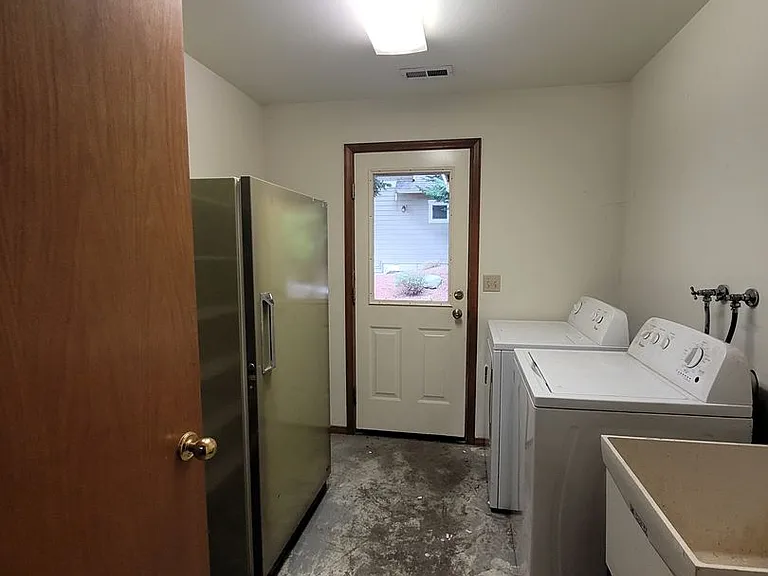3320 Allen Ave — Photo 35
