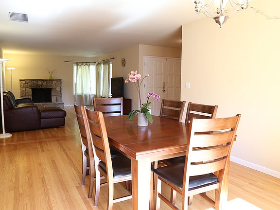 4th image of 1382 Pointe Claire Dr