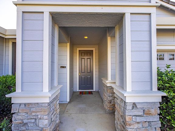 3rd image of 107 Amethyst Drive