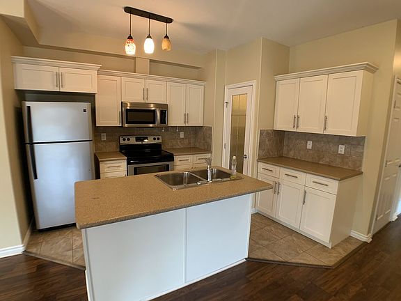 5th image of 109 Fontaine Cres #103