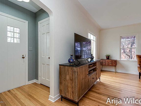 4th image of 2145 Durant Dr SE