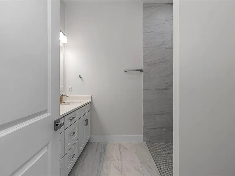 4592 SW Channel Heights Ct — Photo 31