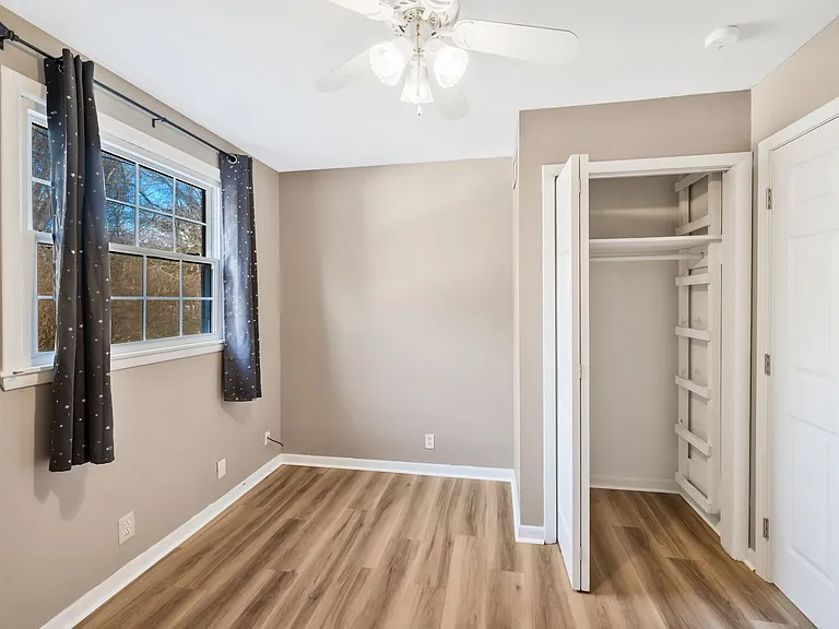 138 Roberta Dr — Photo 12