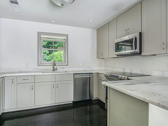 2nd image of 2635 Arlington Ave S #43486fef5