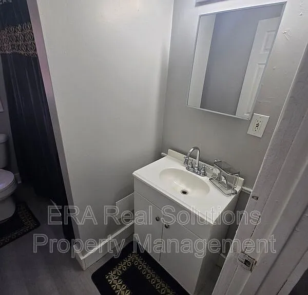 95 Whitethorne Ave — Photo 11