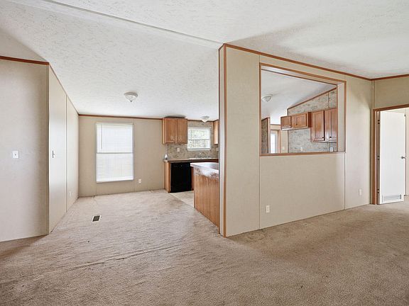 4th image of 124 Roverbend Rd