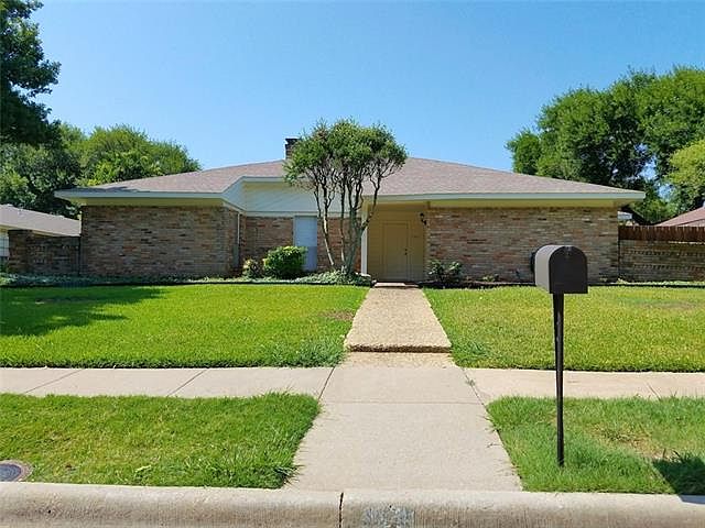 1st image of 3520 Pinehurst Dr
