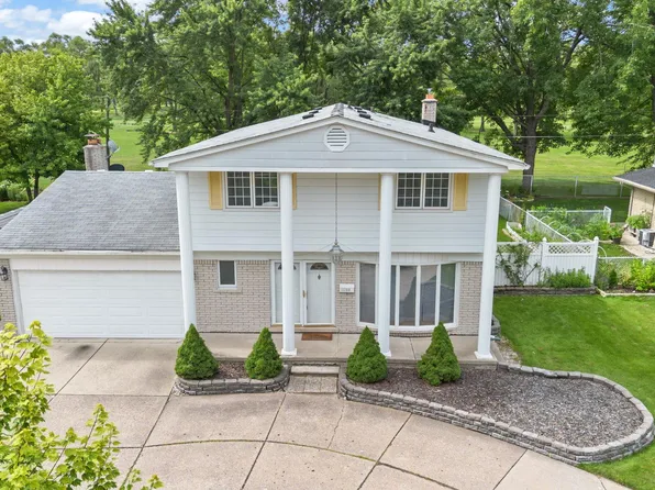 11280 Mandale Dr, Sterling Heights, MI 48312