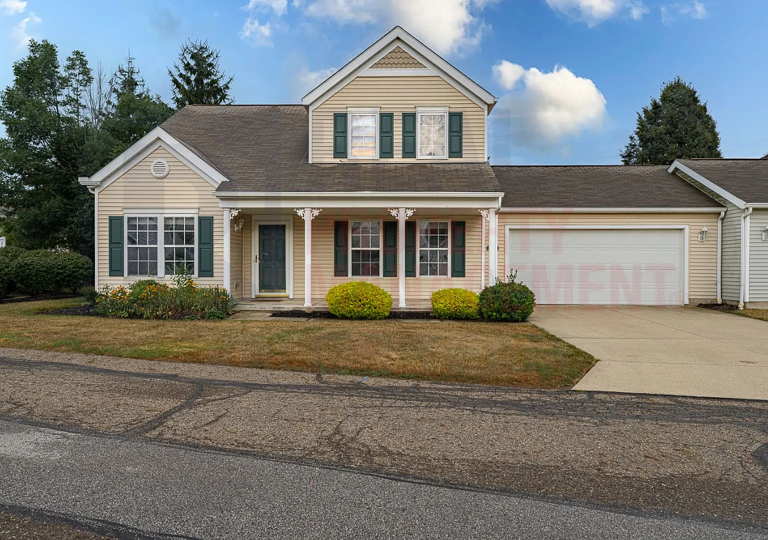 Beautifully maintained 2 Bed 2 Bath Home in Portage Lakes — Photo 1