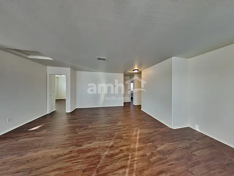 21967 W Sonora St — Photo 8
