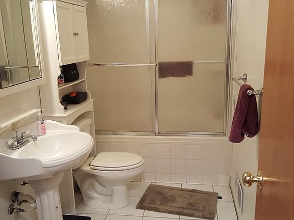 5th image of 814 15th Ave N