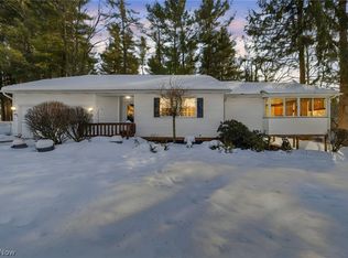 244 S Oval Dr, Chardon, OH 44024