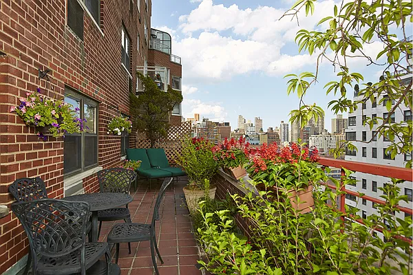 Sold by Stribling | media 12
