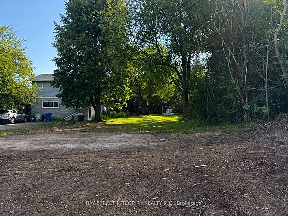 3rd image of 27 Thompson Dr