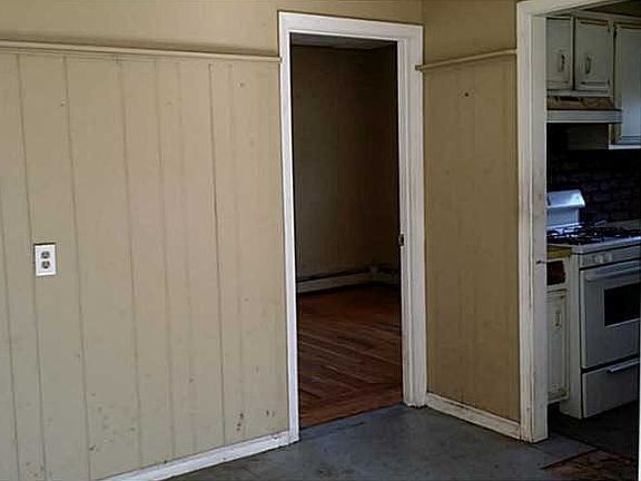 4th image of 87 Veazie St