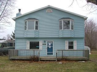 11107 Crooked Lake Rd NE, Rockford, MI 49341
