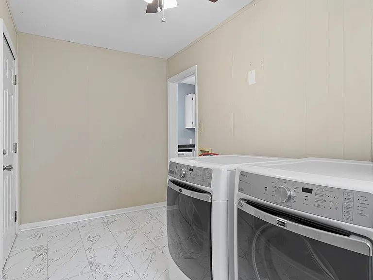 503 Woodfin Rd — Photo 9