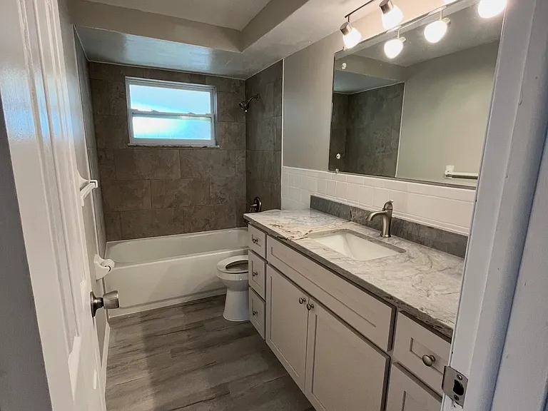 10741 Queens Rd — Photo 23