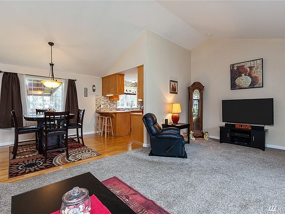 5th image of 701 Cultus Mountain Dr