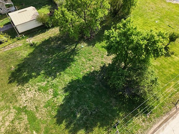 3rd image of 704 Lincoln Ave