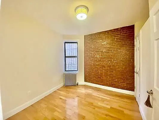 Rented by Bruma Realty LLC | media 25