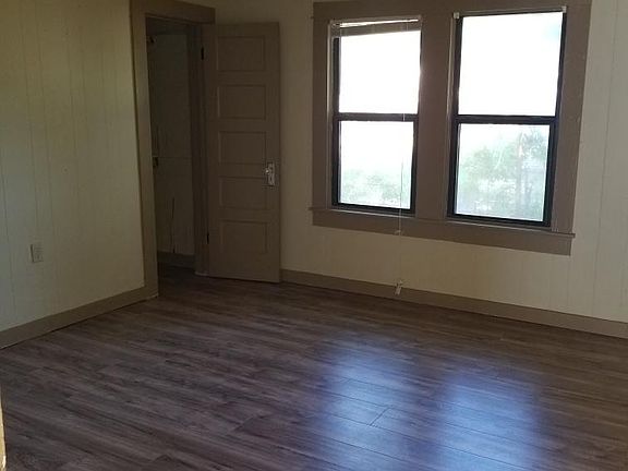 5th image of 105 N Stewart St