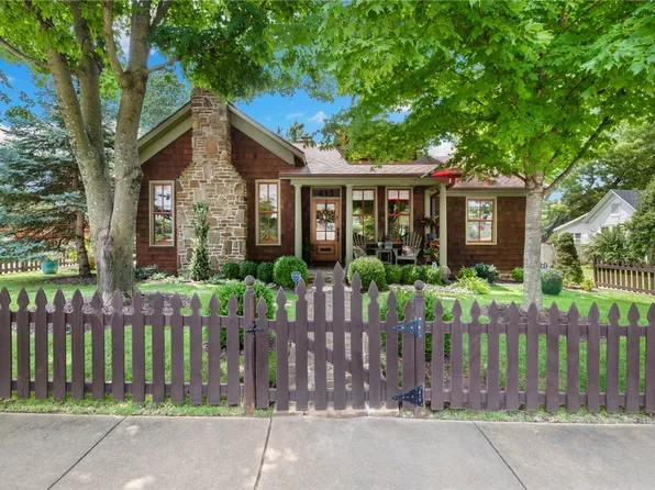 413 N Willow Ave, Fayetteville, AR 72701