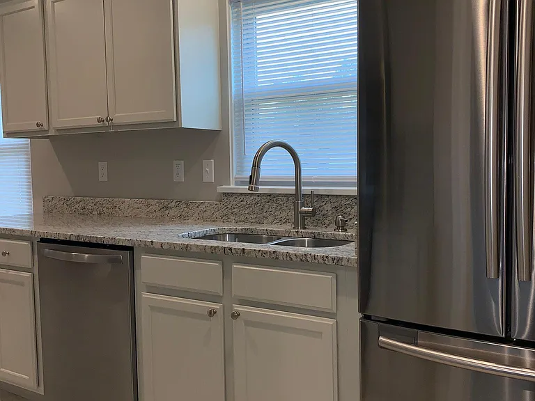 812 Madison Ave — Photo 6