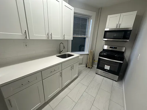 9 Bentley Ave Photo 1