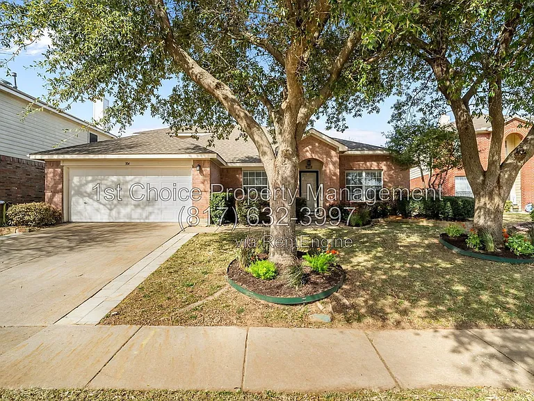 304 E Clover Park Dr — Photo 2