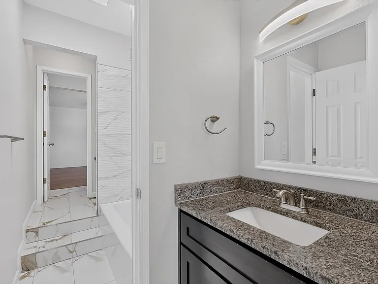 8405 Fairmont Dr NW — Photo 24