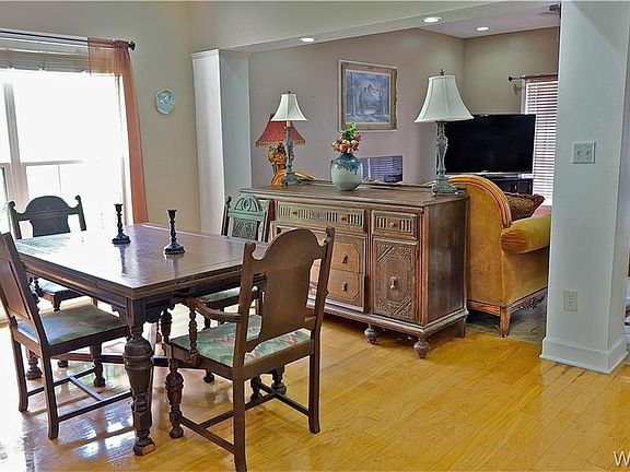 3rd image of 8623 Creekwood Ln