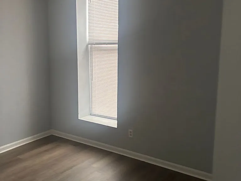 2412 W Muhammad Ali Blvd — Photo 12