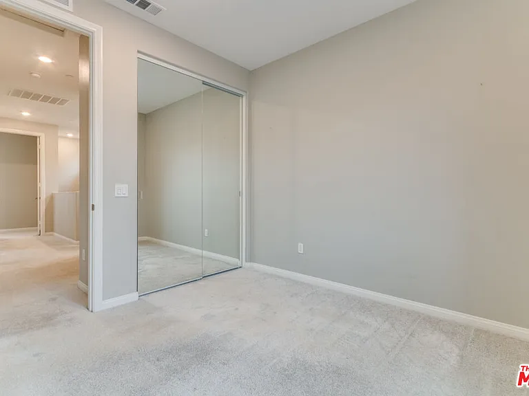713 Daniel Freeman Cir — Photo 40