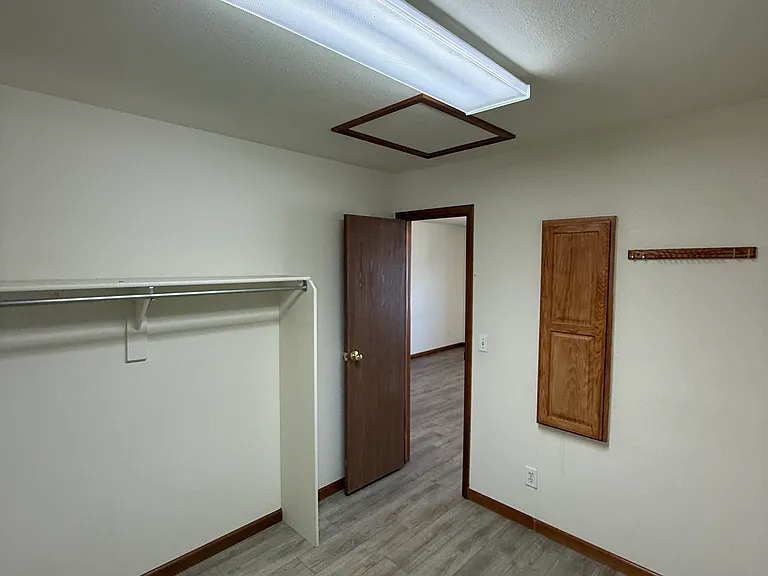 725 Pennington Dr — Photo 13