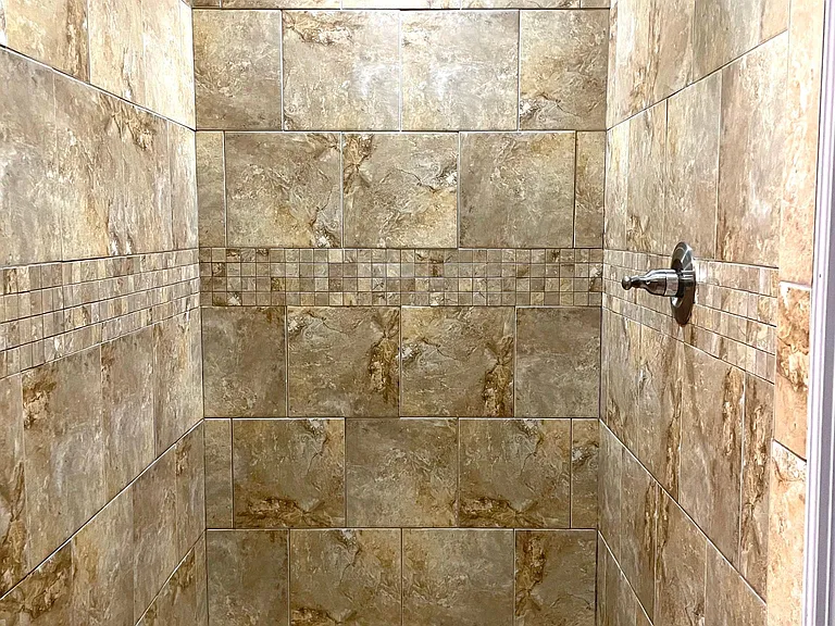 436 W 6th St #2 — Photo 9