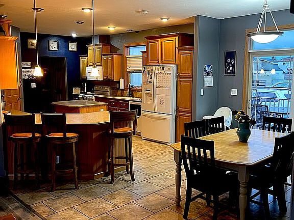 5th image of 421 Sand Creek Cir