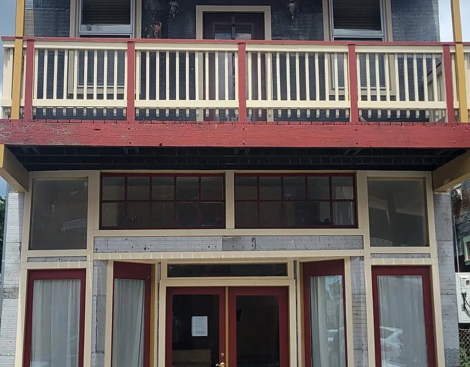 33 Main St #A