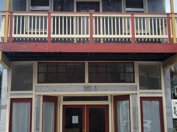 33 Main St #A