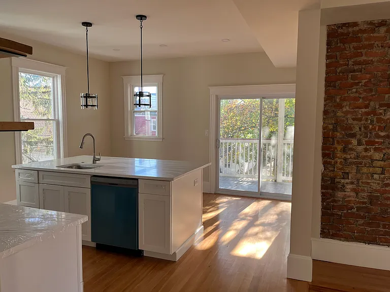 20 Taft St #2 — Photo 6