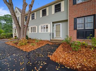 326 Fox Hollow Dr, Hudson, NH 03051