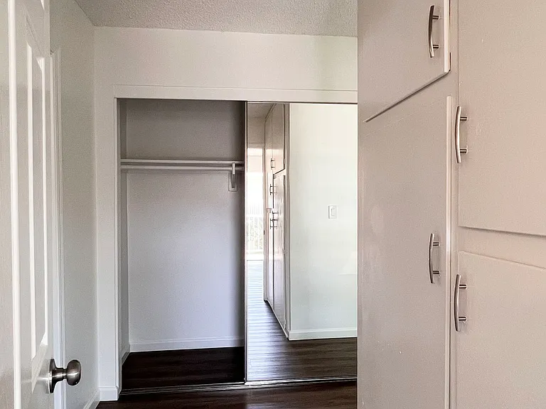 Orange Plaza Villa Apartments — Photo 26
