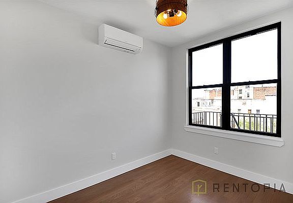 5th image of 90 Manhattan Ave #1B