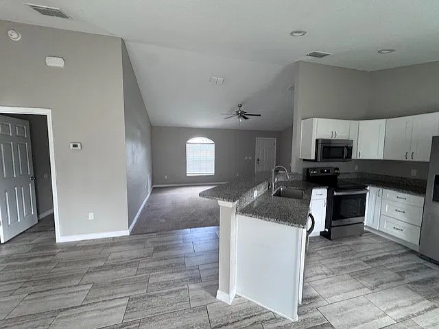 3 bed, 1282 sqft, $1,625 — Photo 2