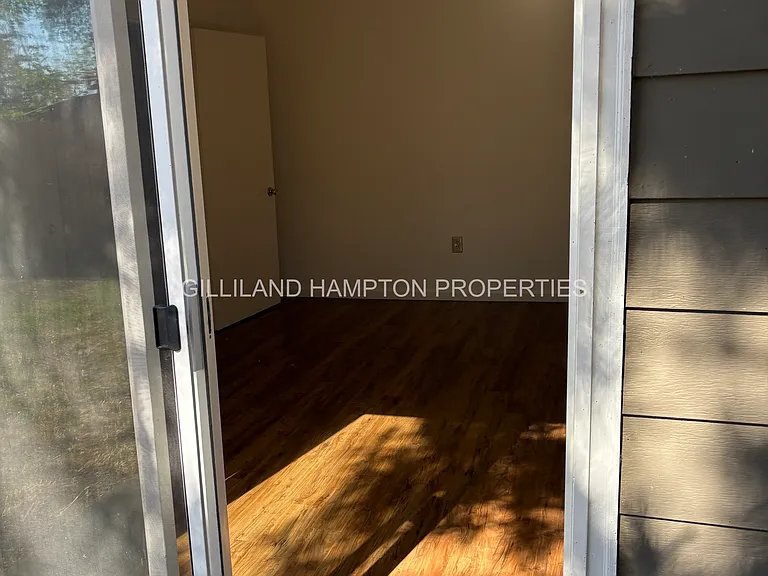 725 SW 7th St — Photo 42