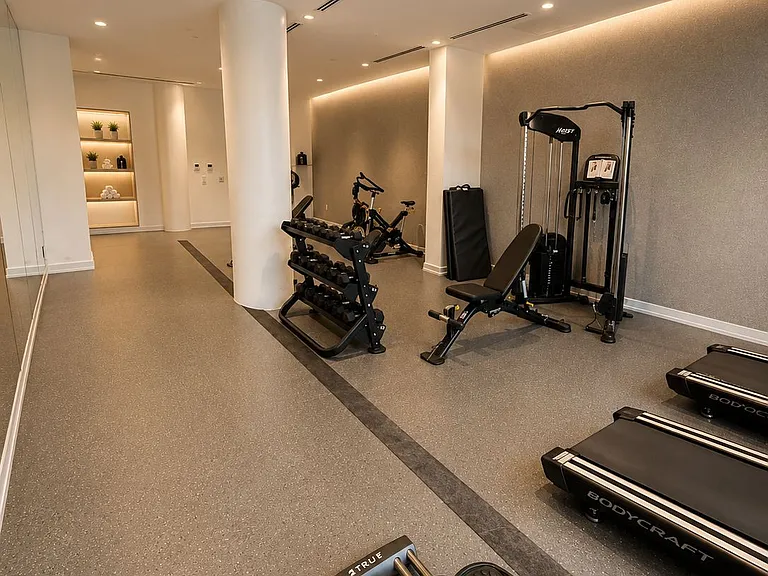 6 Chartwell Rd #403 — Photo 4