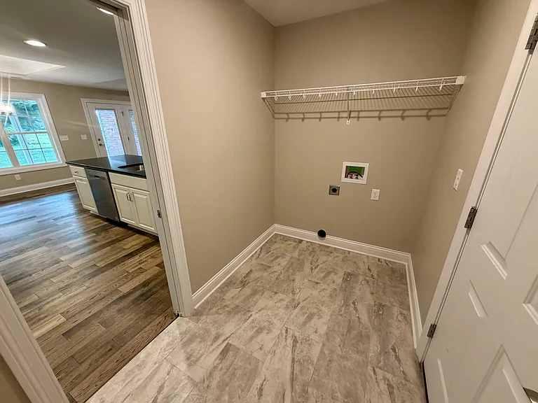 110 Lala Ln — Photo 8